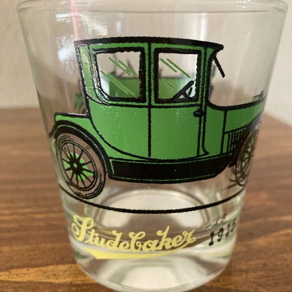 Classic Cars Drinking Glass Set - Picture 2 of 9